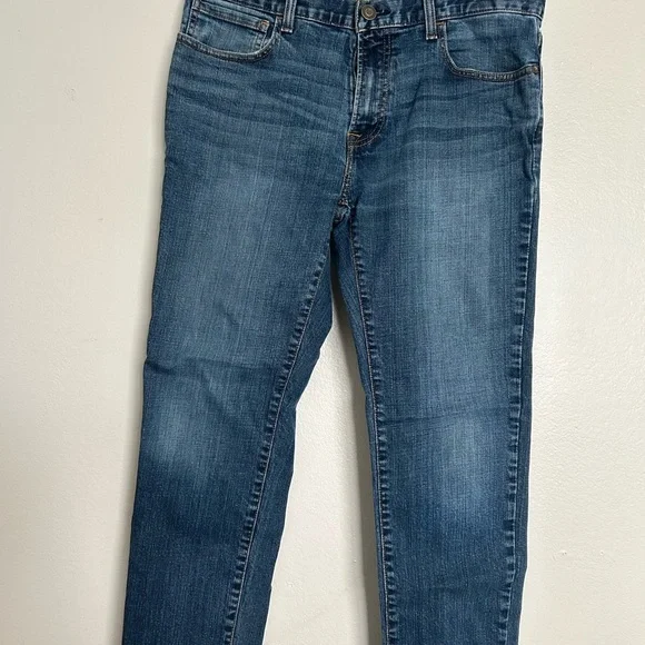 Tommy Hilfiger Blue Straight-Leg Jeans with Lived-In Look - Picture 2 of 10
